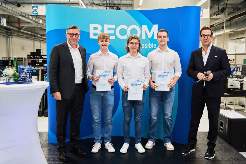Becom Innovation Award 2025 19 Die Zweitplatzierten des BECOM Innovation Award 2025 freuen sich gemeinsam mit Vertretern von BECOM über ihre Auszeichnungen.