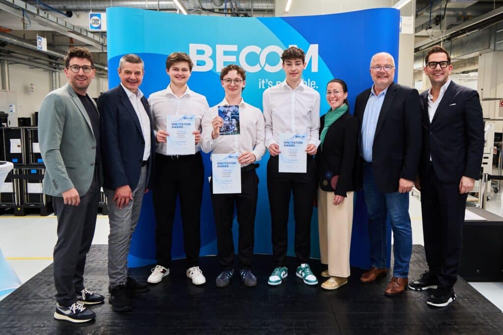 Becom Innovation Award 2025 25 Vertreter von BECOM und der HTL Pinkafeld gratulieren den Gewinnern des BECOM Innovation Award 2025 zu ihren herausragenden Projekten.