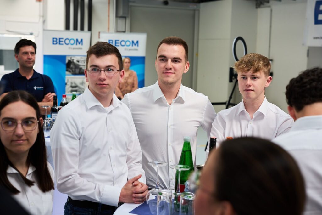 Becom Innovation Award 2025 7 Schülerinnen und Schüler der HTL Pinkafeld verfolgen gespannt die Programmpunkte des BECOM Innovation Award 2025.